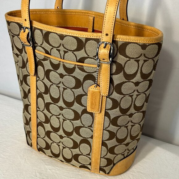 Coach Signature Canvas Bucket Purse with Dust Bag - Picture 3 of 10